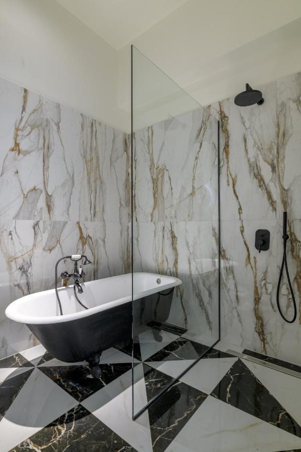 3Bdr Modern Design & Bright Interiors In Plaka Apartment Athens Exterior photo